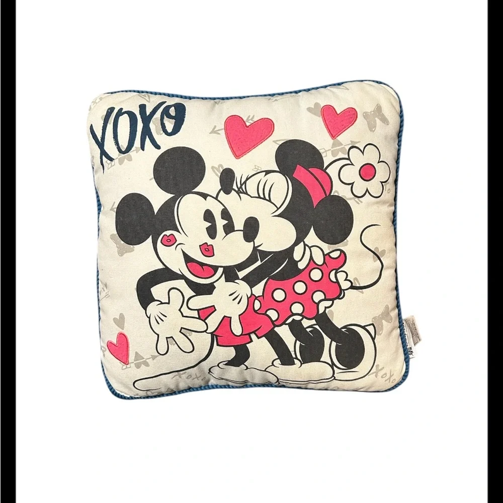 Disney Parks Exclusive Mickey Minnie Valentines Day Love Heart Decorative Pillow
